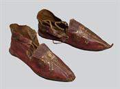 Leather shoes
Shoes (embades)

Shoes (embades)